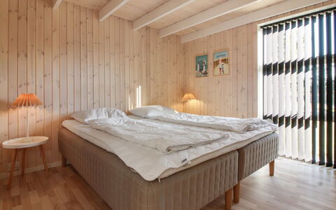 Harriet - 800M from the Sea: Bedroom, Wood, Bed, Floor, Flooring, Ceiling, Interior Design, Bed Sheet, Bedding, Room