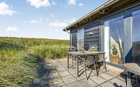 Antonie - 95M from the Sea: Blue, Shrub, Cottage, Groundcover, Garden, Estate, Shade, Landscaping, Farmhouse, Eco Hotel