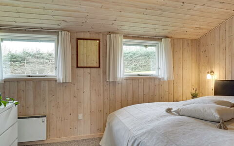 Sampsa - 600M from the Sea: Flooring, Wall, Interior Design, Floor, Wood, Ceiling, Bedroom, Bed, Room, Bed Sheet