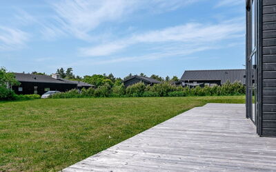Marielouise - 900M from the Sea