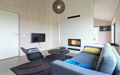 Fannie - 250M from the Sea