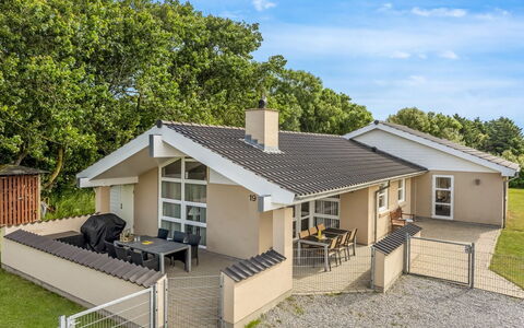 Albina - 844M from the Sea: Home, Cottage, Estate, Shade, Yard, Villa, Balcony, Porch, Outdoor Structure, Resort