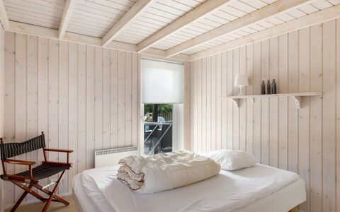 Marjanna - 350M from the Sea: Wall, Furniture, Flooring, Wood, Bedroom, Interior Design, Floor, Ceiling, Bed, Bed Sheet