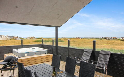 Heilo - 300M from the Sea: Wood, Roof, Architecture, Home, House, Cottage, Siding, Hardwood, Slope, Estate