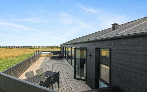 Heilo - 300M from the Sea: Wood, Roof, Architecture, Home, House, Cottage, Siding, Hardwood, Slope, Estate