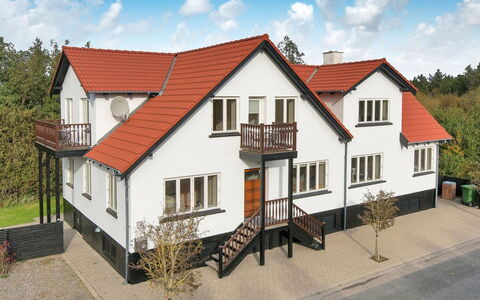 Etta - 957M from the Sea: Building, Window, Wood, House, Residential Area, Home, Facade, Roof, Architecture, Door