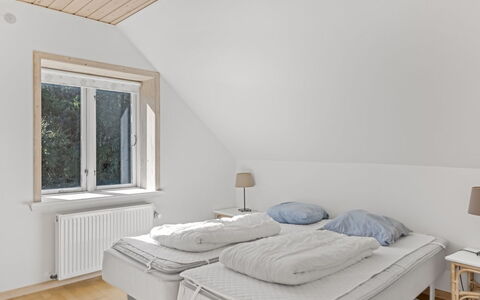 Etta - 957M from the Sea: Wood, Furniture, Interior Design, Flooring, Floor, Textile, Bedroom, Lighting, Linens, Bed