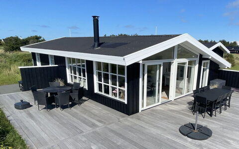 Halsten - 551M from the Sea: Blue, Shrub, Cottage, Groundcover, Garden, Estate, Shade, Landscaping, Farmhouse, Eco Hotel