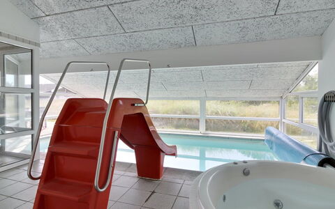 Ilmo - 950M from the Sea: Daylighting, Swimming Pool, Chute