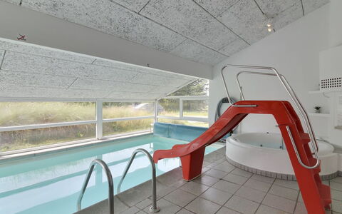 Ilmo - 950M from the Sea: Ceiling, Daylighting, Swimming Pool, Chute, Attic