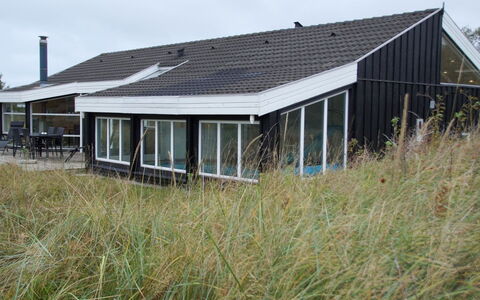 Amadahy - 950M from the Sea: Grass, House, Roof, Home, Cottage, Shrub, Land Lot, Rural Area, Farmhouse, Groundcover