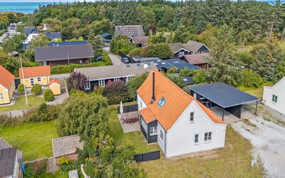 Marijanne - 500M from the Sea