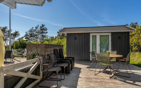 Tishon - 100M from the Sea: Wood, Hardwood, Plank, Door, Wood Flooring, Deck, Home, Composite Material, Wood Stain, Porch