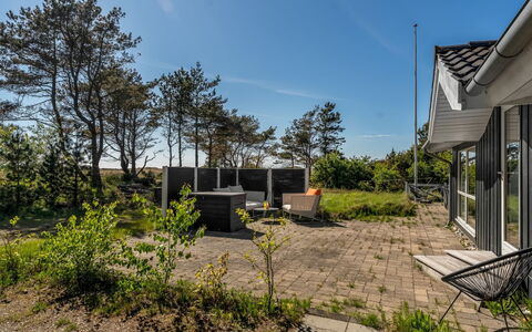 Tishon - 100M from the Sea: Sky, Cloud, Residential Area, Home, Land Lot, Shade, Estate, Cottage, Landscaping, Garden