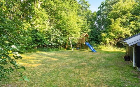 Lovis - 600M from the Sea: Shrub, Garden, Lawn, Shade, Sunlight, Backyard, Landscaping, Woodland, Yard, Park