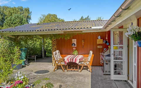 Hartvig - 800M from the Sea: Wood, Home, Porch, Deck, Hardwood, Roof, Wood Stain, Wood Flooring, Eco Hotel