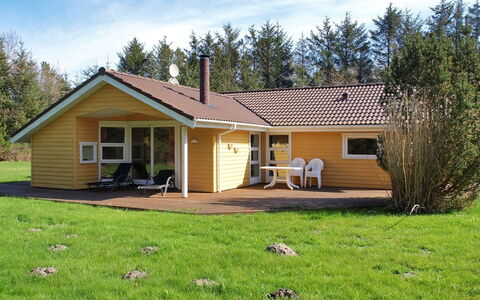 Eljena - 600M from the Sea: House, Cottage, Home, Roof, Estate, Farmhouse, Siding, Yard, Lawn, Garden Buildings
