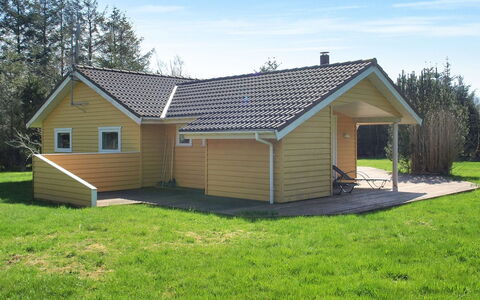 Eljena - 600M from the Sea: Roof, Cottage, Garden Buildings, Shed, Siding, Lawn, Driveway, Yard, Backyard, Outdoor Structure