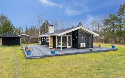 Alvine - 475M from the Sea: Blue, Shrub, Cottage, Groundcover, Garden, Estate, Shade, Landscaping, Farmhouse, Eco Hotel