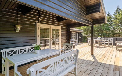 Dorthea - 200M from the Sea