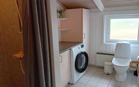 Eldmar - 500M from the Sea: Washing Machine, Wood, Flooring, Floor, Clothes Dryer, Interior Design, Laundry Room, Room, Plumbing Fixture, Plumbing