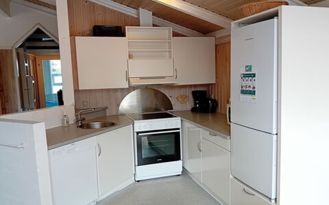 Eldmar - 500M from the Sea: Apartment, Shade, Balcony, Chair, Fence, Outdoor Furniture, Aluminium, Artificial Turf