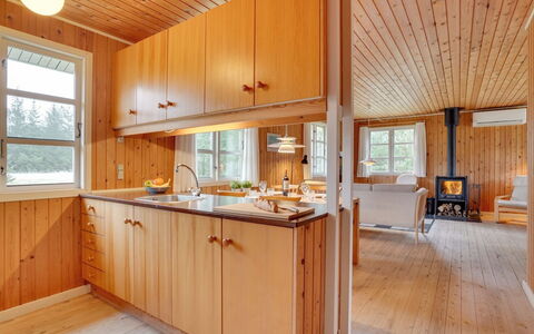 Gizelle - 1.5Km from the Sea: Kitchen, Wood, Flooring, Interior Design, Ceiling, Floor, Countertop, Cabinetry, Room, Wood Stain