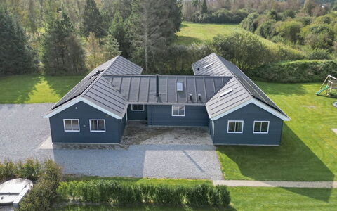 Sinikka - 350M from the Sea: Wood, Home, Porch, Deck, Hardwood, Roof, Wood Stain, Wood Flooring, Eco Hotel