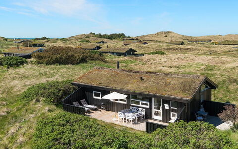 Gerulf - 600M from the Sea: Blue, Shrub, Cottage, Groundcover, Garden, Estate, Shade, Landscaping, Farmhouse, Eco Hotel