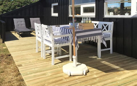 Gerulf - 600M from the Sea: Blue, Shrub, Cottage, Groundcover, Garden, Estate, Shade, Landscaping, Farmhouse, Eco Hotel