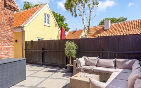 Edita - 250M from the Sea: Vegetation, Shrub, Spring, Cottage, Garden, Shade, Backyard, Yard, Chair