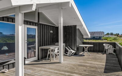 Märta - 300M from the Sea