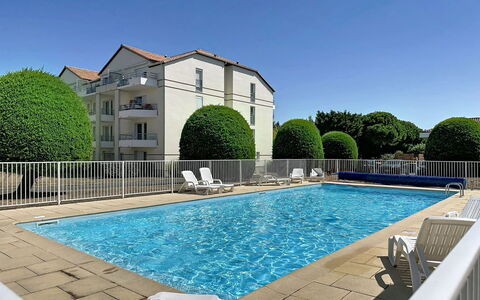 Pornic 200: Estate, Landscaping, Villa, Hedge, Balcony