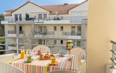Accommodation:&nbsp;Le Hameau du Golf 200.1