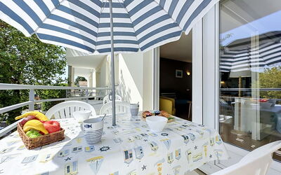 Accommodation:&nbsp;Le Hameau du Golf 200.3
