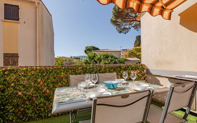Accommodation:&nbsp;Les Jardins D'Ys 100.10