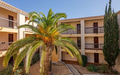 Accommodation:&nbsp;Les Jardins D'Ys 100.10