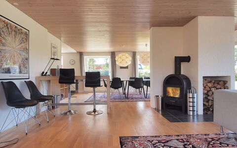 Spase - 250M to the Fjord: Furniture, Interior Design, Flooring, Floor, Wall, Wood Flooring, Wood, Ceiling, Living Room, Room
