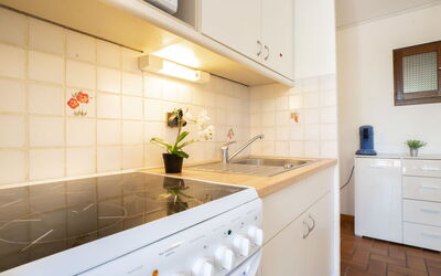 La Gaillarde 150.5: Cabinetry, Countertop, Property, Kitchen Sink, Tap, Sink, Building, Plumbing Fixture, Drawer, Kitchen