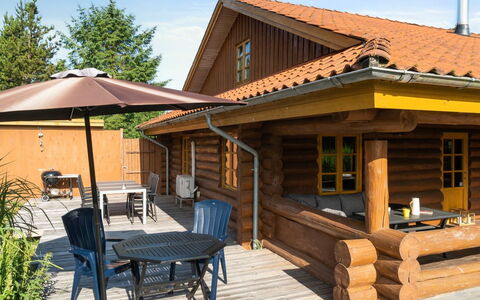 Elsia - 1.5Km to the Fjord: Architecture, Roof, Home, Composite Material, Daylighting, Siding, Driveway