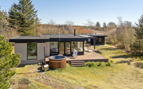 Lefke - 400M to the Fjord: Architecture, Roof, Home, Composite Material, Daylighting, Siding, Driveway