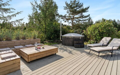 Botwith - 400M from the Sea: Swimming Pool, Outdoor Furniture, Furniture, Resort, Flagstone, Eco Hotel, Shade, Chair, Leisure, Estate