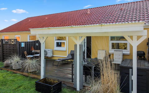 Oddi - 900M from the Sea: Wood, Home, Porch, Deck, Hardwood, Roof, Wood Stain, Wood Flooring, Eco Hotel
