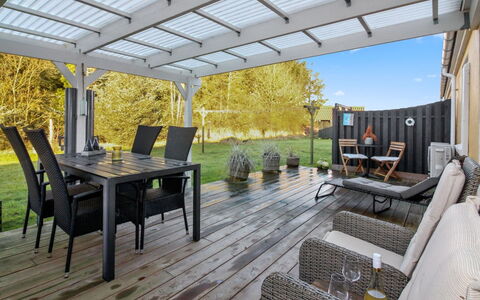 Oddi - 900M from the Sea: Wood, Home, Porch, Deck, Hardwood, Roof, Wood Stain, Wood Flooring, Eco Hotel