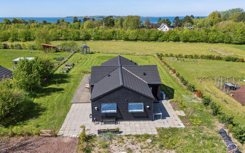 Gregor - 300M from the Sea: Apartment, Shade, Balcony, Chair, Fence, Outdoor Furniture, Aluminium, Artificial Turf