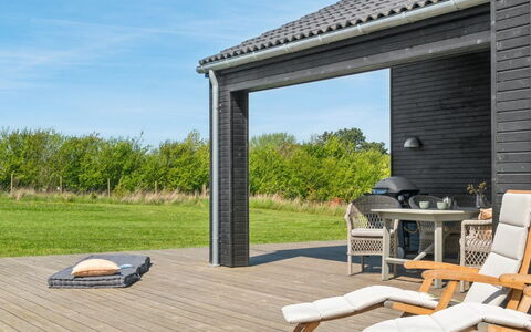 Gregor - 300M from the Sea: Apartment, Shade, Balcony, Chair, Fence, Outdoor Furniture, Aluminium, Artificial Turf