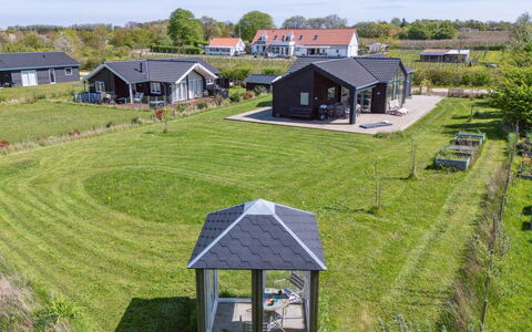 Gregor - 300M from the Sea: Apartment, Shade, Balcony, Chair, Fence, Outdoor Furniture, Aluminium, Artificial Turf