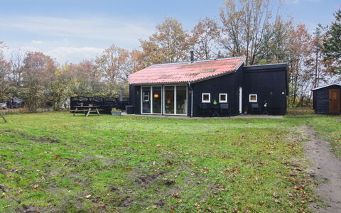 Amanda - 30Km from the Sea: Grass, House, Roof, Home, Cottage, Land Lot, Rural Area, Door, Farmhouse, Shed