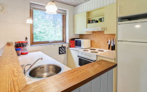 Ismo - 30Km from the Sea: Kitchen, Wood, Interior Design, Major Appliance, Countertop, Flooring, Kitchen Appliance, Ceiling, Room, Floor