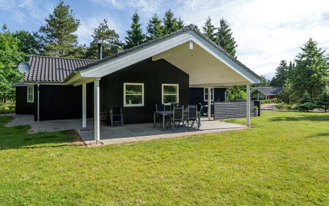 Hekla - 30Km from the Sea: Home, Cottage, Porch, Hardwood, Siding, Deck, Shade, Plank, Estate, Garden Buildings